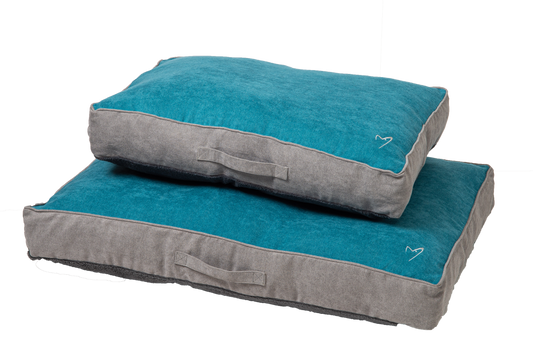 Winter Sleeper Pet Bed